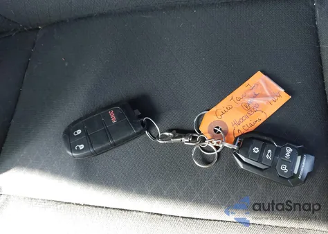 2018 Jeep Grand Cherokee Laredo E 4X4 из США, поврежденный, VIN 1C4RJFAG1JC333553